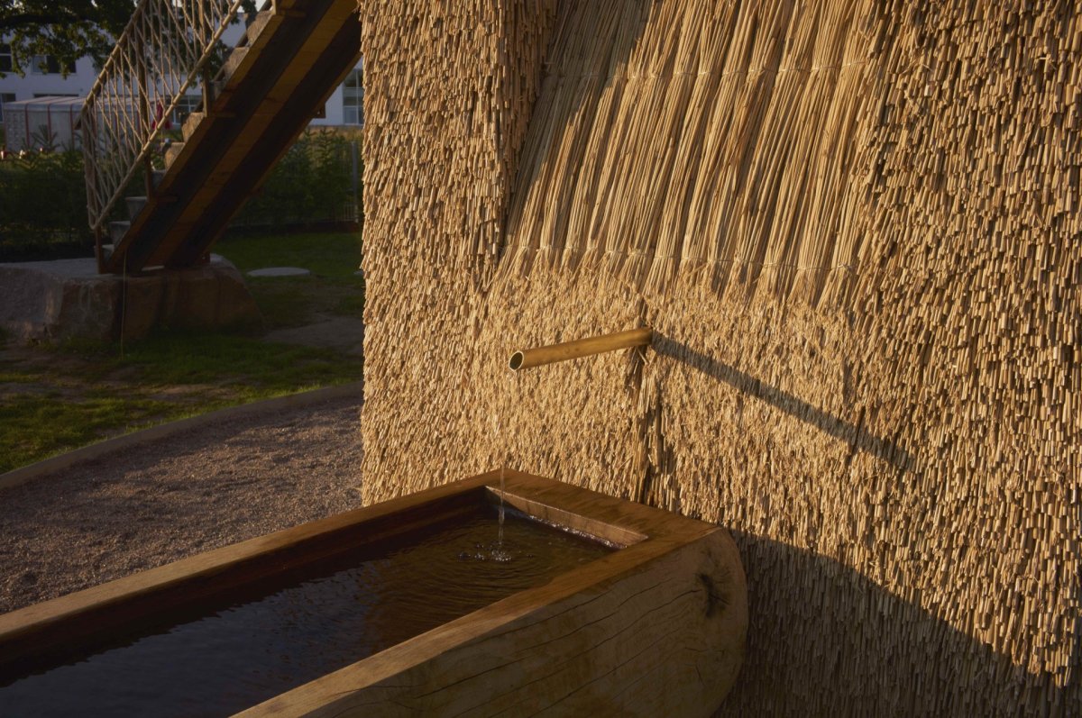 Nový zahradní domek Garden House od Tsuyoshi Tane ve Vitra Campus je postavený z udržitelných materiálů
