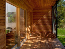 Dům pod třešní, MAJO