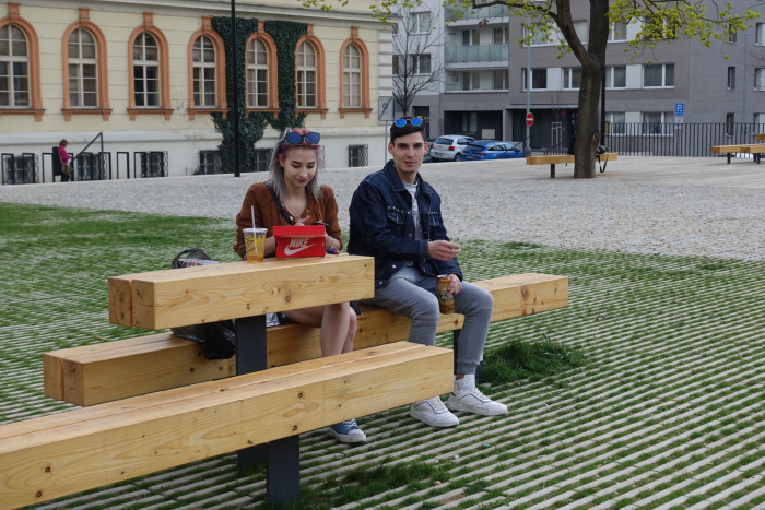 Revitalizace Komenského náměstí v Praze na Žižkově, MCA atelier/ Pavla Melková, Miroslav Cikán. Zdro: MCA atelier