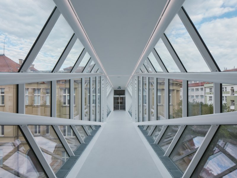 Spojovací lávky VŠCHT, Opočenský Valouch architekti