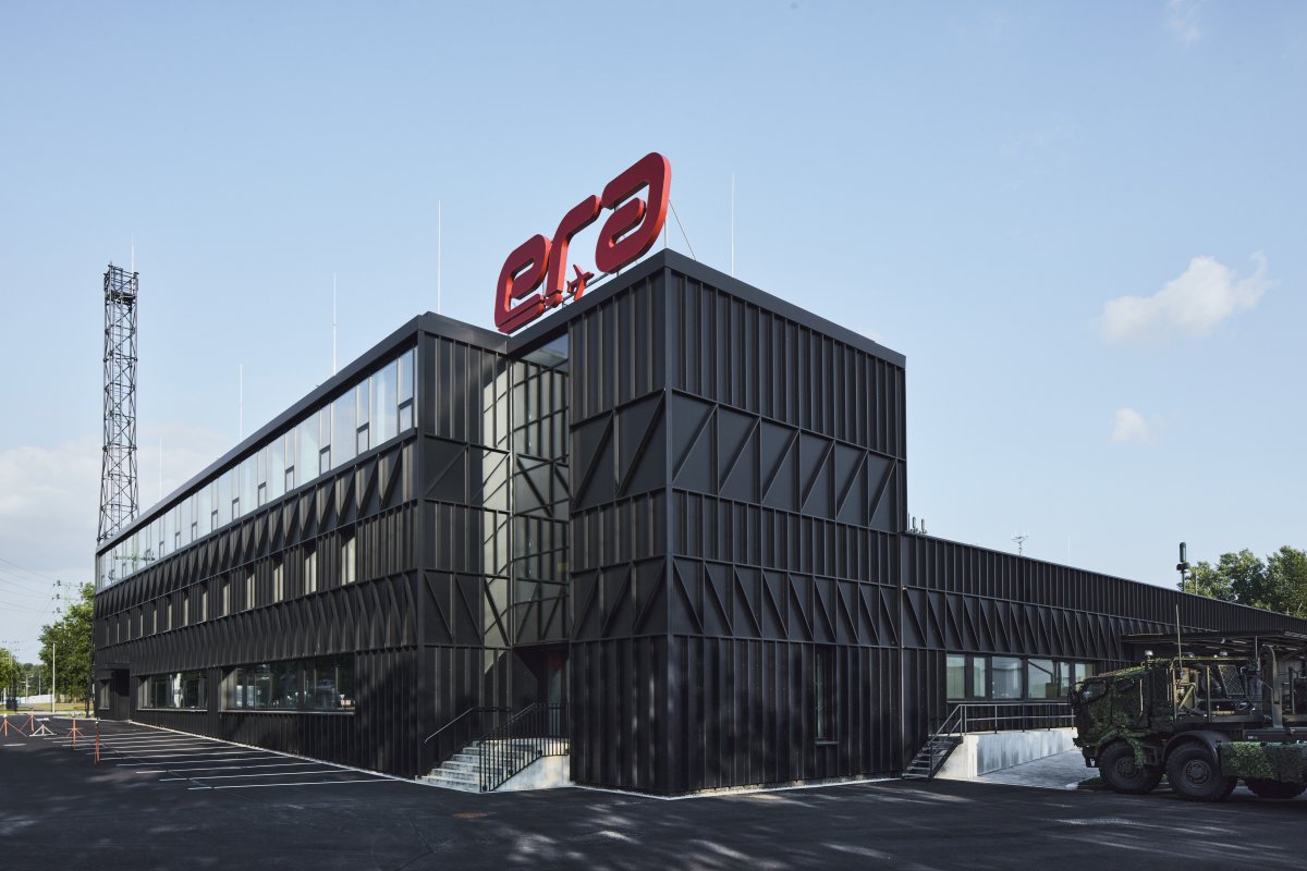 Rekonstrukce a přístavba výrobní haly ERA, Bíza architekti