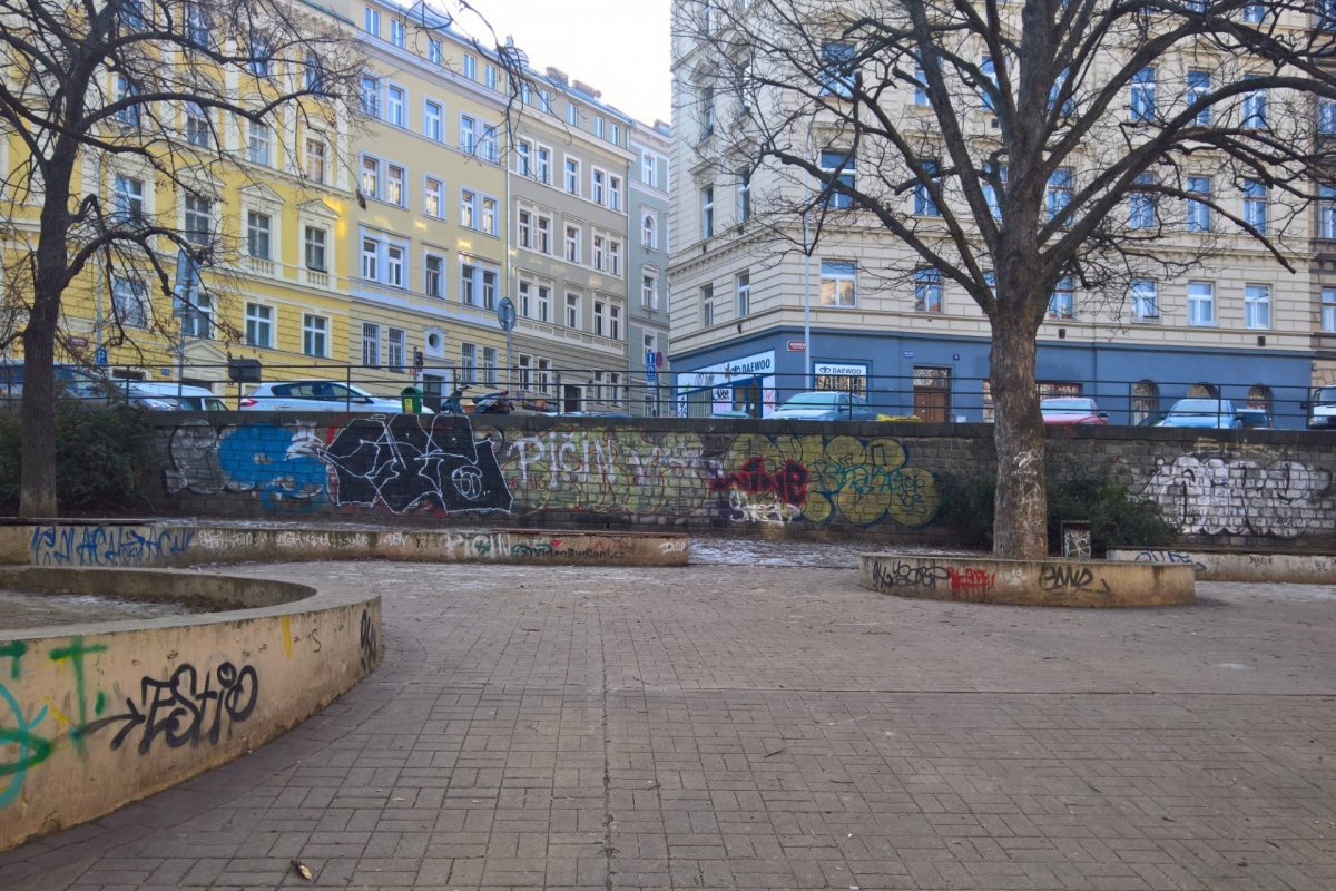 Revitalizace Kostnického náměstí v Praze, Hana Špalková, Radmila Fingerová, stav před