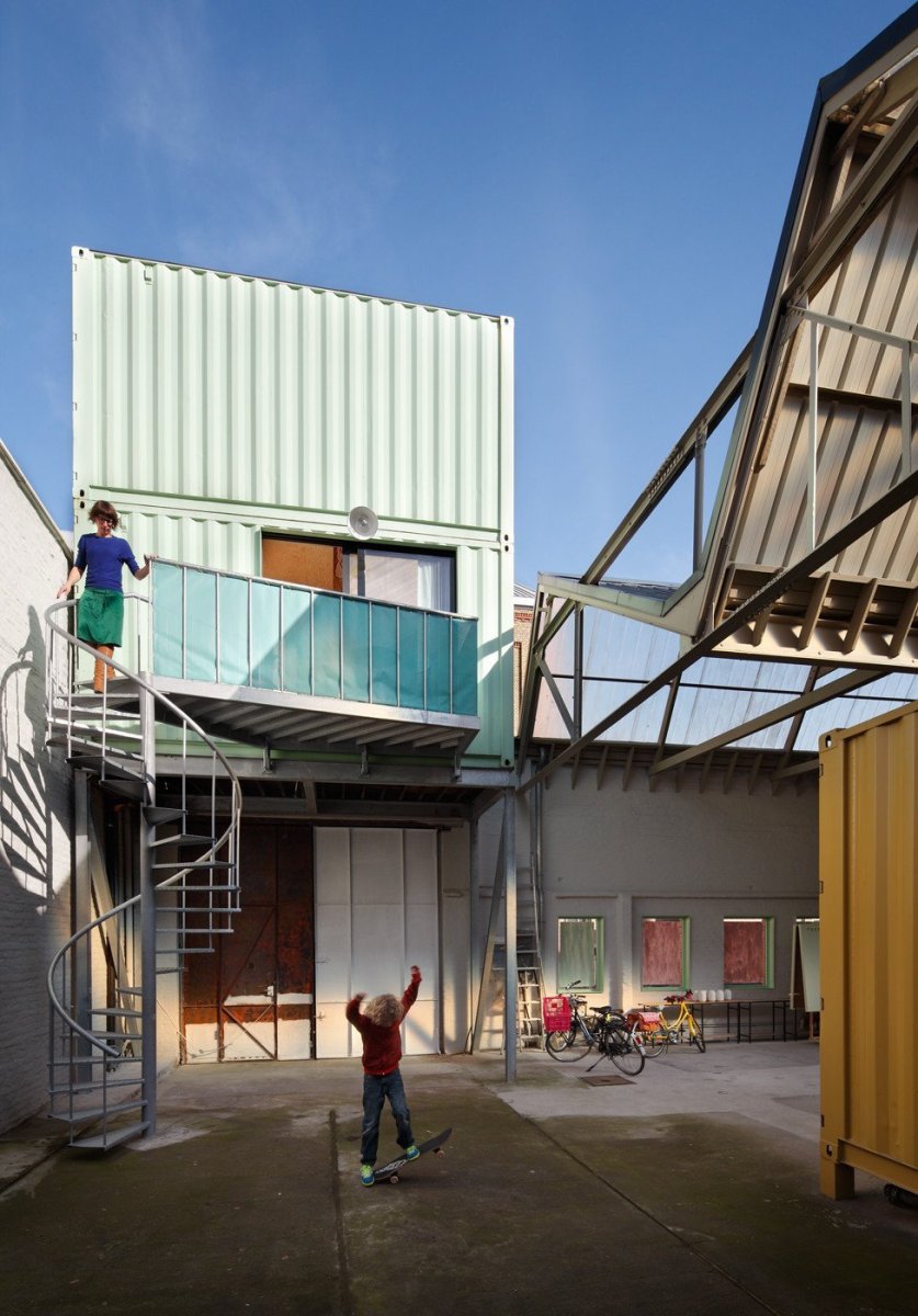 Přestavba industriální budovy na rodinný dům v Gentu, NU architectuuratelier