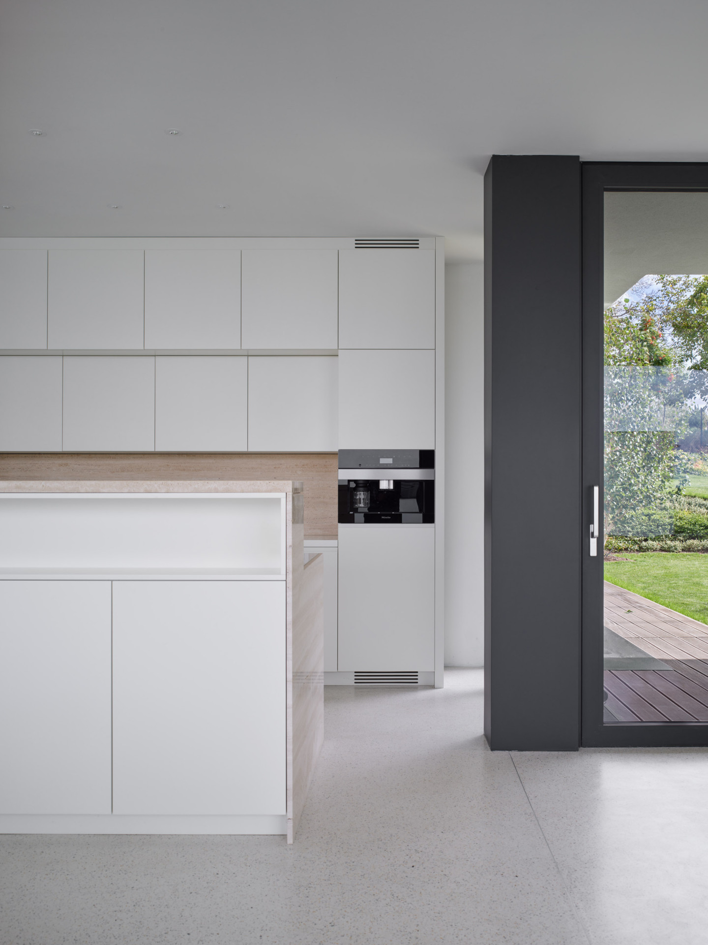 Rodinný dům pro milovníka umění (RD Ruzyně; Stempel & Tesař architekti)