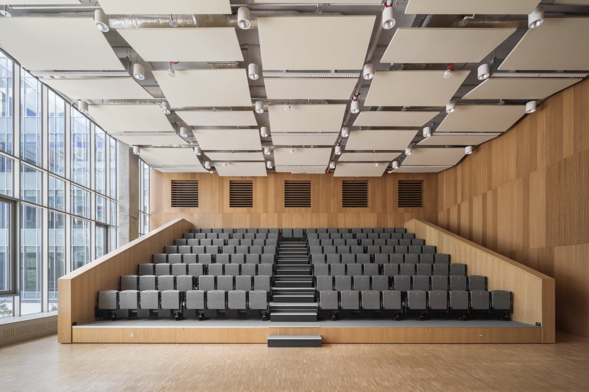 Architektonické studio Kuryłowicz & Associates realizovali ve Varšavě novou budovu Fakulty aplikované lingvistiky a moderních jazyků Varšavské univerzity