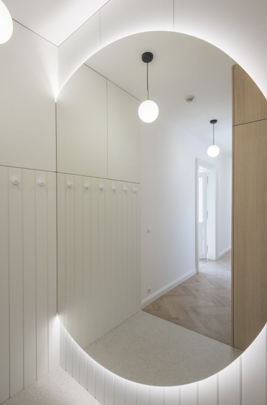 DEVOTO realizovalo interiérové vybavení rekonstrukce secesního bytu na Masarykově nábřeží (martin cenek architecture)