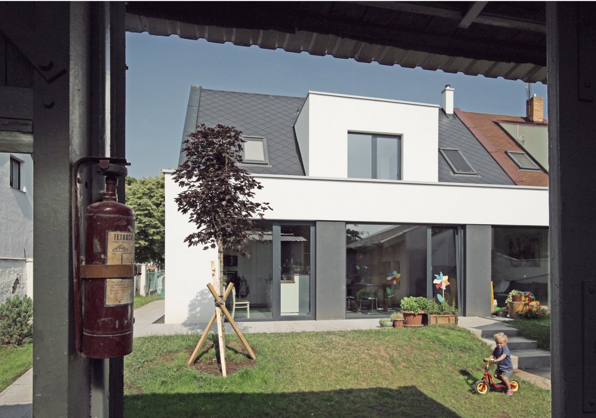 Rekonstrukce domu v Letňanech od edit! architects