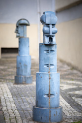 Karel Nepraš, patníky na Malostranském náměstí, 1993