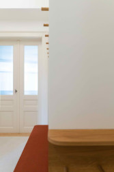 Interiér bytu A.4 od Barbory Kudelové z ateliéru HRA