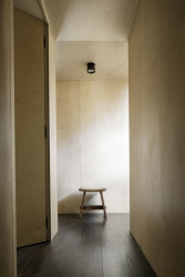 Přestavba stájí na víkendový dům v italských Alpách