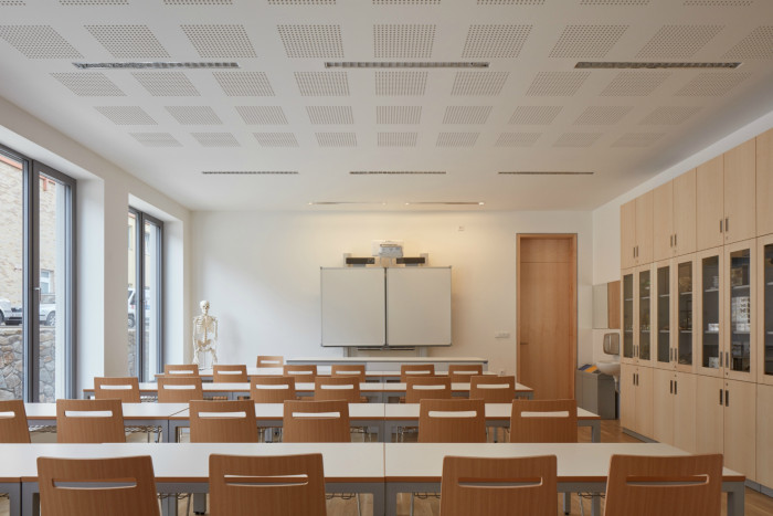 Přístavba Katolického gymnázia v Třebíči, Ateliér Tišnovka