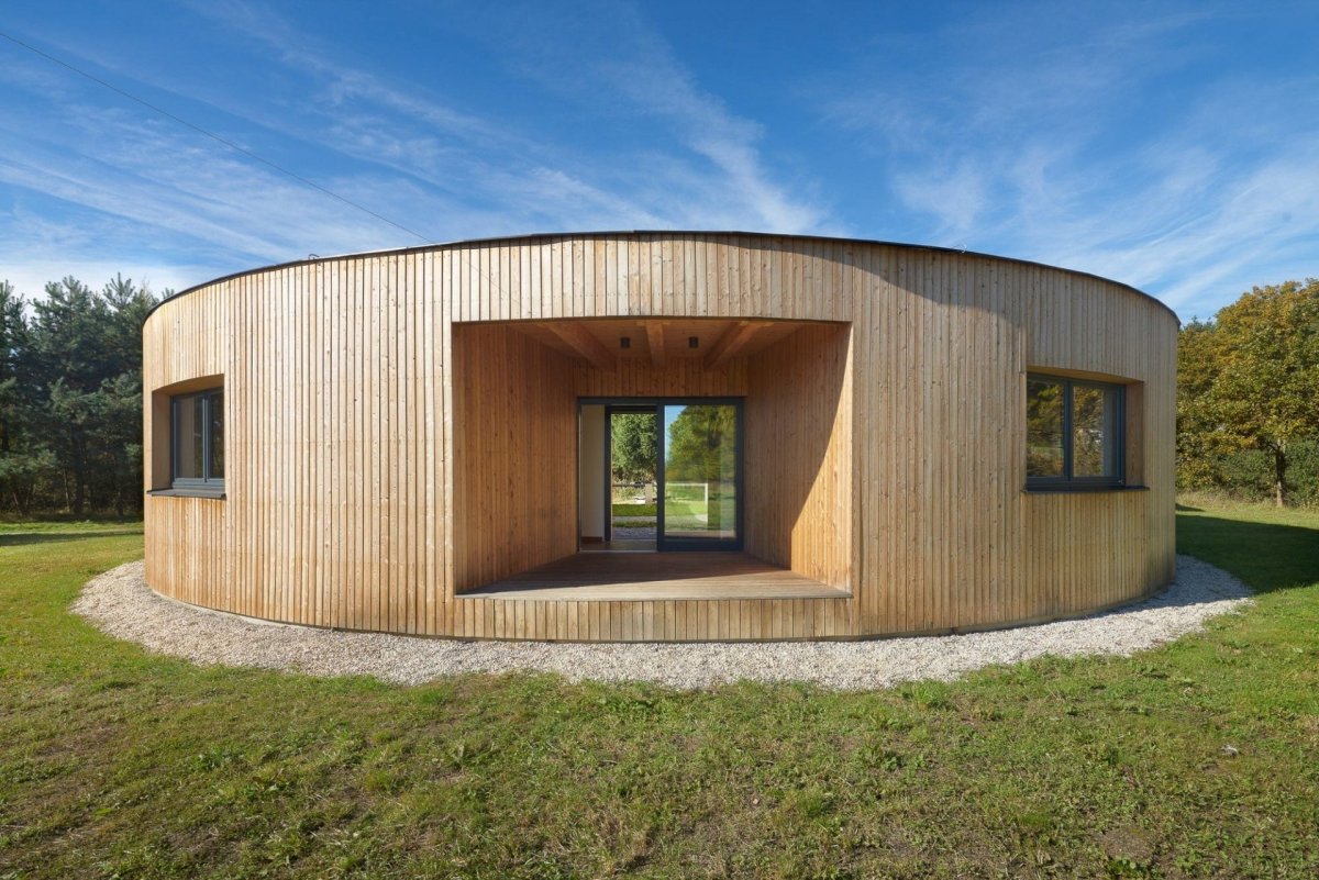 Sociální bydlení Sananim v Heřmani od architekta Jakuba Našince