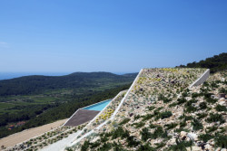 Víkendová vila Issa Megaron na chorvatském ostrově Vis, architekt Davor Matekovic