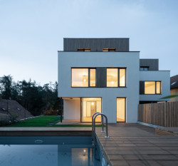 Brněnští architekti z ateliéru SENAA zrealizovali viladům v Praze