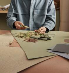 Recyklované suroviny i zbytky starých podlah, to je Marmoleum Cocoa