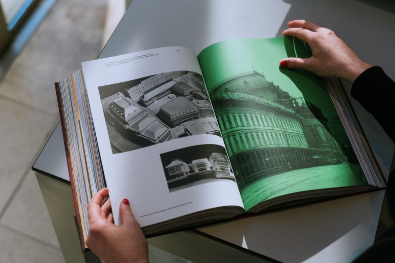 Vychází obsáhlá dvousvazková kniha věnovaná poválečné architektuře Architektura 58-89