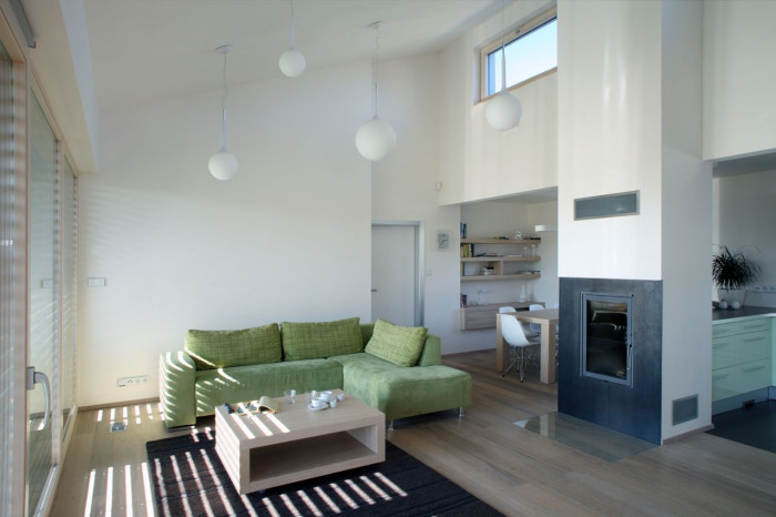 Vladimír Balda architekt, Přízemní dům se slunolamem – foto