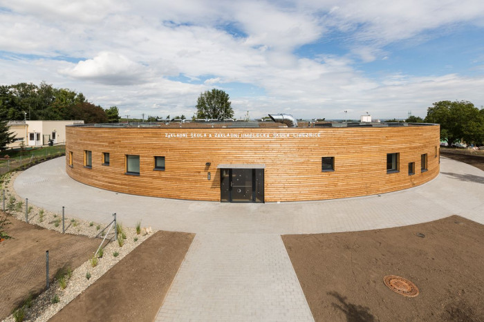 Projektil architekti, Novostavba pavilonu prvního stupně základní školy, Líbeznice - foto