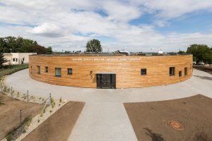 Projektil architekti, Novostavba pavilonu prvního stupně základní školy, Líbeznice - foto