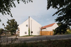 „Cítila jsem, že když domy tvoří jeden celek, bylo by dobré, aby to dělali stejní autoři,“ říká starostka.