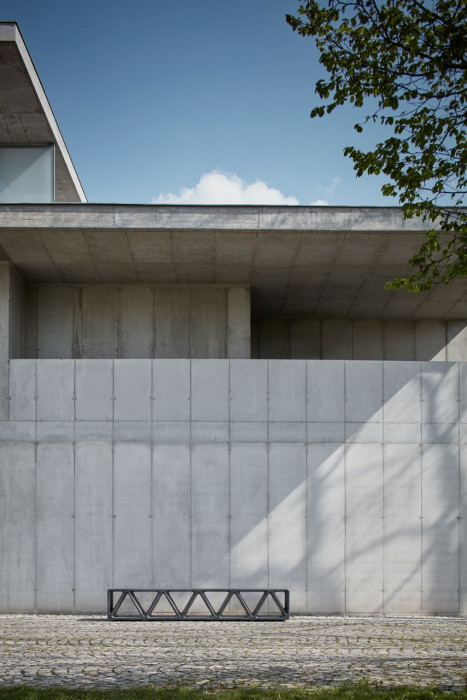 mmcité, CONSTRUQTA, lavička / Fránek Architects, Modlitebna Církve bratrské, Litomyšl – foto