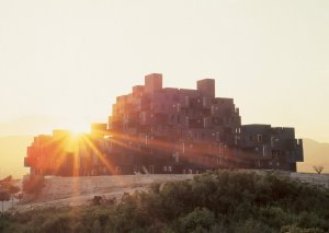 Kafkův zámek v Sant Pere de Ribes, dokončeno 1968