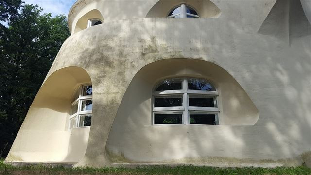 Einsteinova věž, Erich Mendelsohn