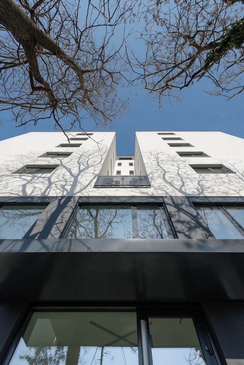 Compass Architekti, Polyfunkčný objekt Miletičova 5 – foto
