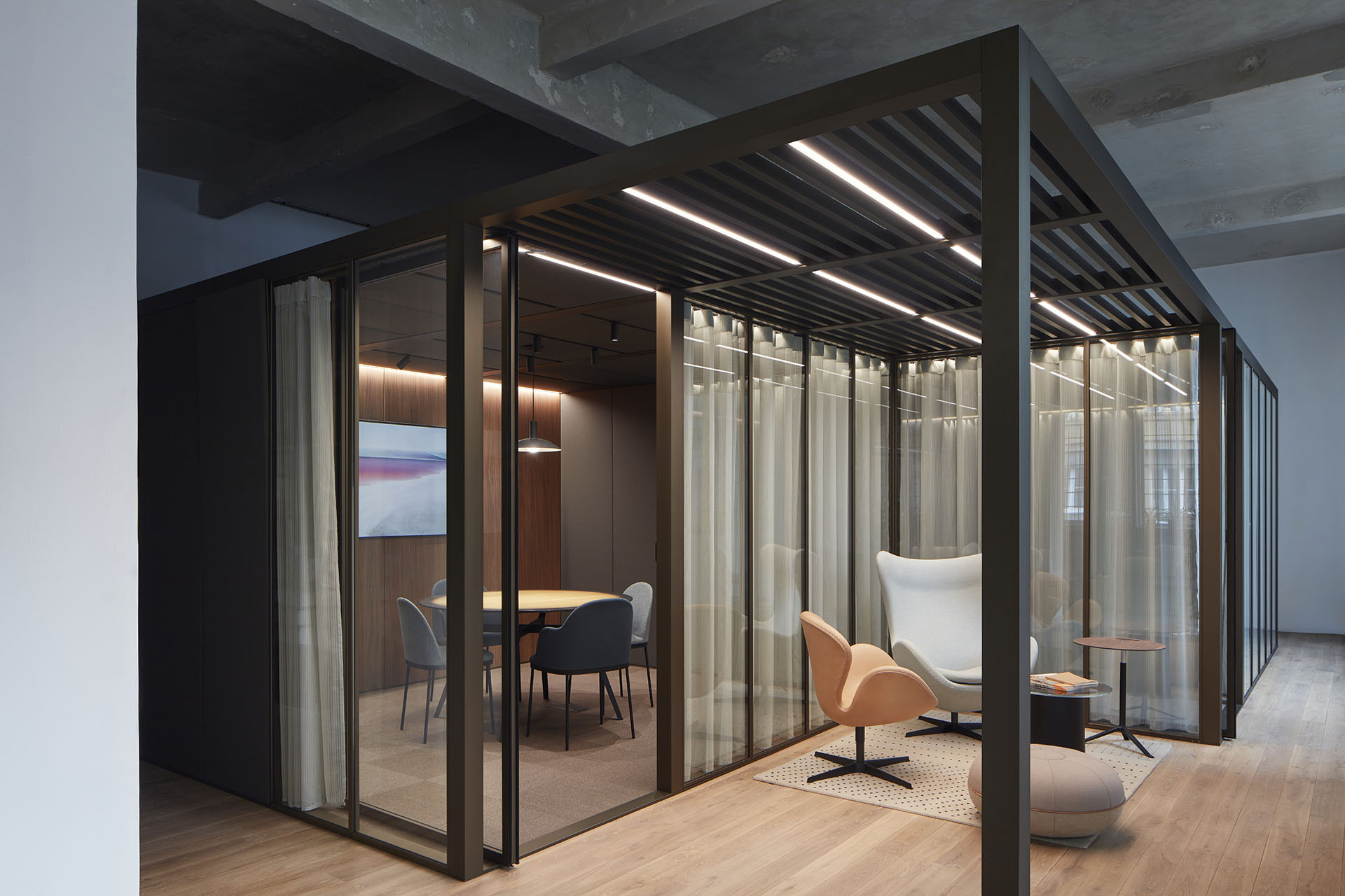 Pavilion O od Kettal v showroomu Konsepti v pražských Holešovicích