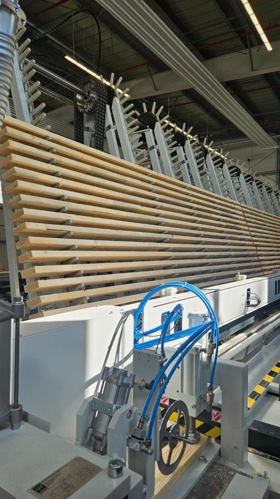 NOVATOP rozšířil výrobní portfolio o standardní CLT pro vícepodlažní dřevostavby