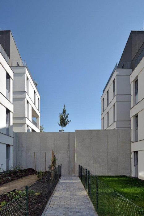 BD Krásnopolská, ATELIER 38