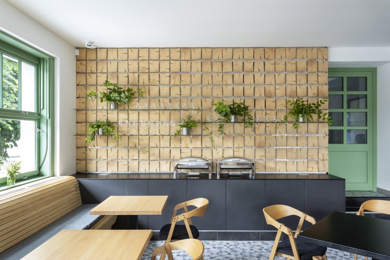 Zrekonstruovaný penzion v Hřensku od architektek z ateliéru Ykony