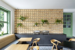 Zrekonstruovaný penzion v Hřensku od architektek z ateliéru Ykony