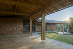 Společenský sál farního centra v Lidečku od studia AEIOU