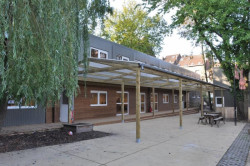 Základní škola Schaarbeek v Belgii z modulů výrobkové řady Standard Line - foto