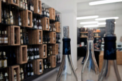 JEČMEN-CAHA architekti, Vinotéka a sýrárna v Blansku - foto