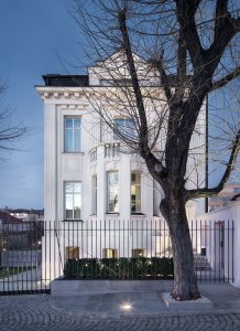 White Concrete Old House, I/O architects