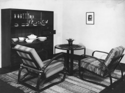 propagační fotky z prodejního katalogu UP závodů, zdroj: kniha Jindřich Halabala a Spojené uměleckoprůmyslové závody v Brně, Grada 2018