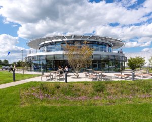 Studentské bydlení Dyson Institute of Engineering and Technology v anglickém Malmesbury, WilkinsonEyre Architects
