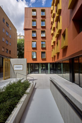 Pohled do dvora (Rezidence U Milosrdných na Starém Městě od Fránek Architects)