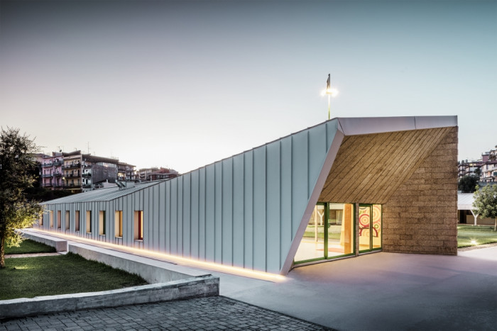 Dětský hospic v Katánii od florentského studia FRONTINITERRANA