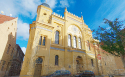 Žatec, synagoga v Dlouhé ulici je druhá největší zachovaná synagoga v Čechách