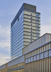 Uhlíkově neutrální kulturní centrum Sara od White Architekter