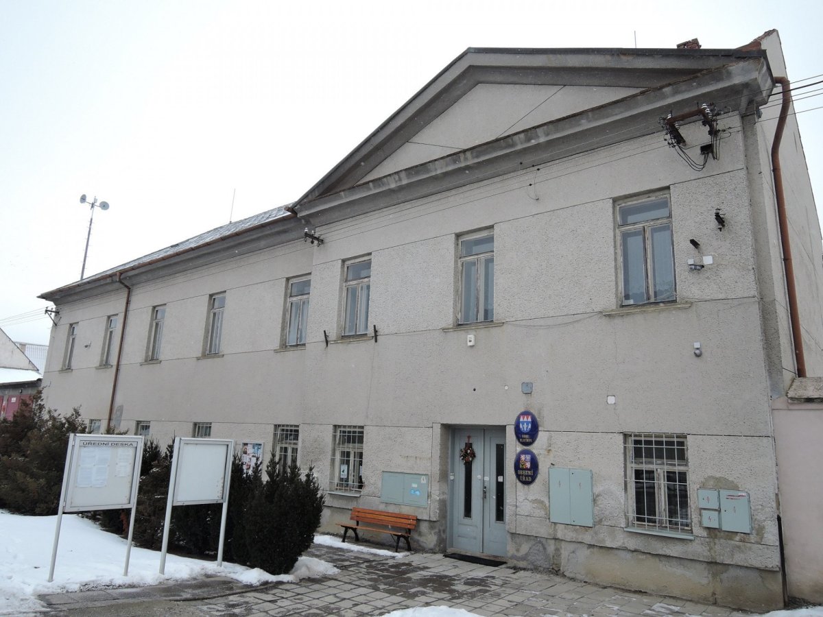 Obecní úřad Hluchov, původní stav, Jiří Markevič / Public atelier, Jaroslav Sedlák / Fuuze