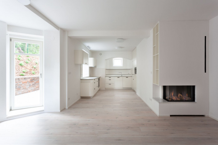 Rekonstrukce vily na Ořechovce v Praze, monom architekti