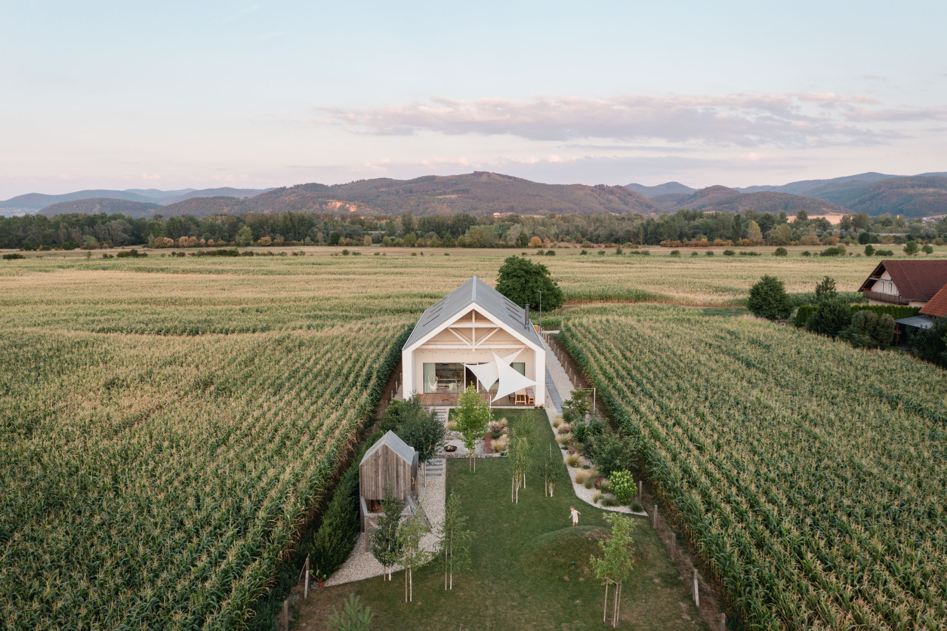 Architekti Ivankovi si v malé obci na Slovensku navrhli vlastní rodinný dům