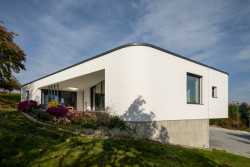 „Ajfon“, DOOOM / Igor Bergmann, Ondřej Lukeš