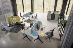Kancelářské stoly furniloop jsou spojením designu a udržitelnosti