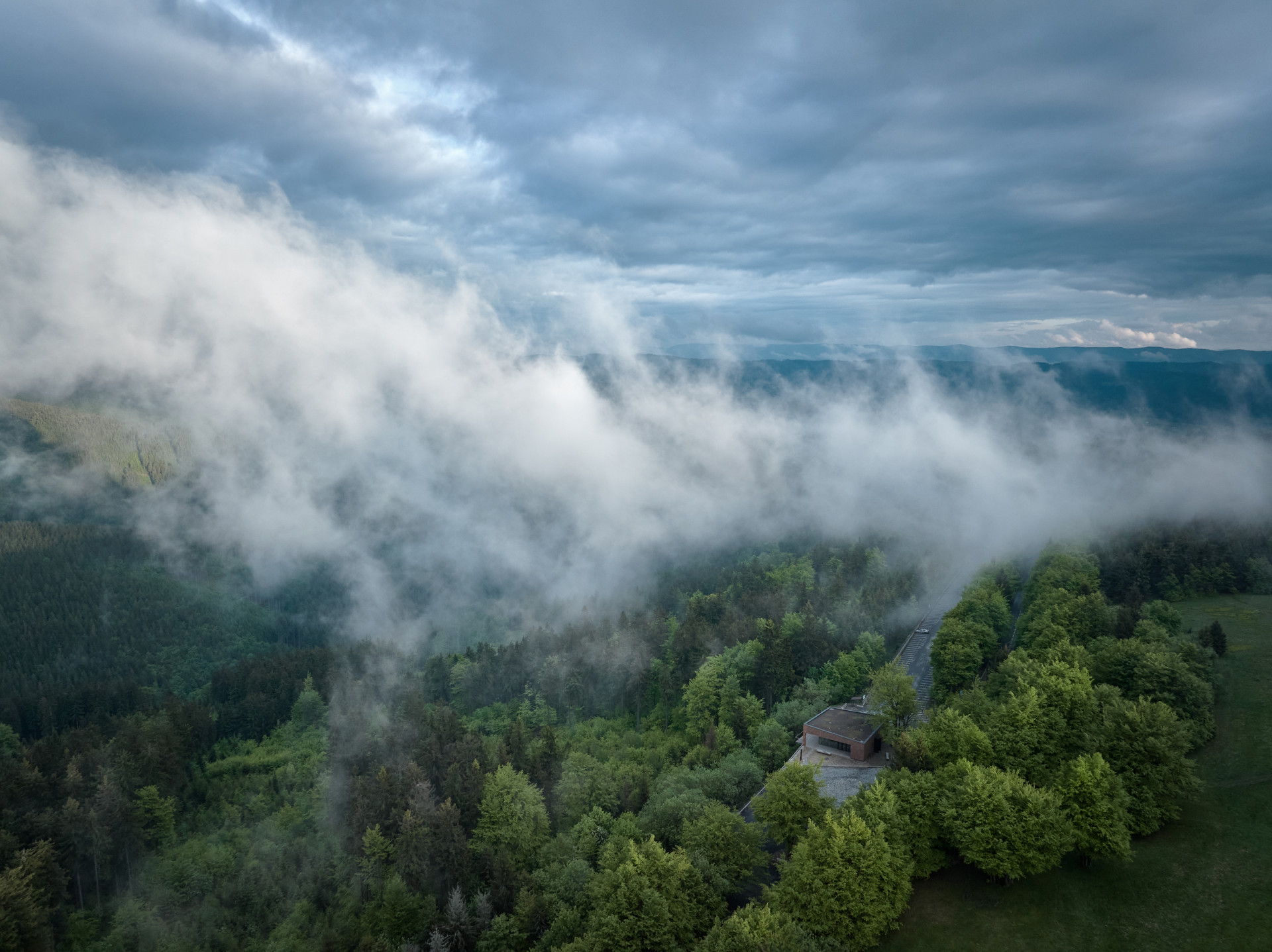 Nejnavštěvovanější místo Beskyd (Brána Pusteven; henkai architekti)