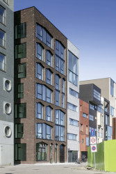 Dům je součástí zcela nové čtvrti Amstelkwartier